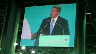 The way is “now clear” to sign a global climate agreement in 2009 Live Earth Co-founder and Nobel-winning former US Vice President Al Gore said in an inspiring plenary presentation to the conference at Poznan Dec 2008